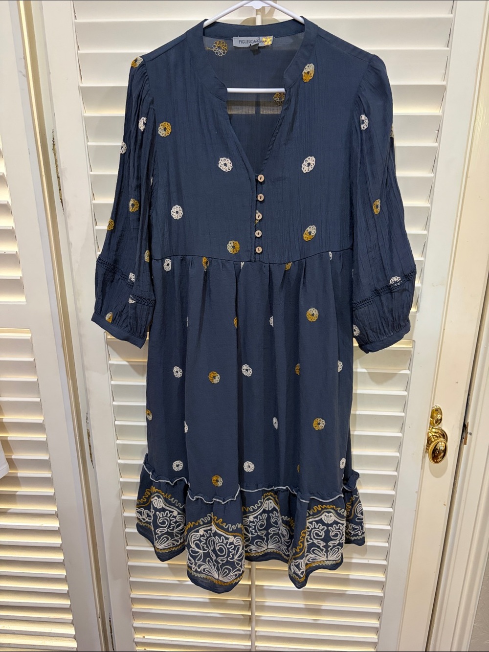 Figuero & Flower Navy Embroidered Button-Front Midi Dress. Size Medium